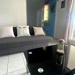 شقة Joli T2 Confort, Piscine, Superbe Terrasse A 300m De La لا غراند موت