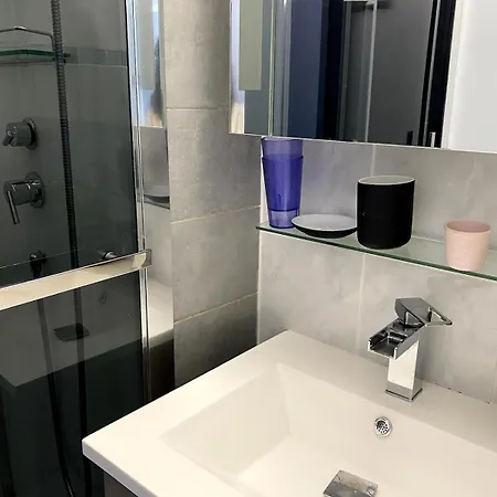 Joli T2 Confort, Piscine, Superbe Terrasse A 300m De La Apartmán *