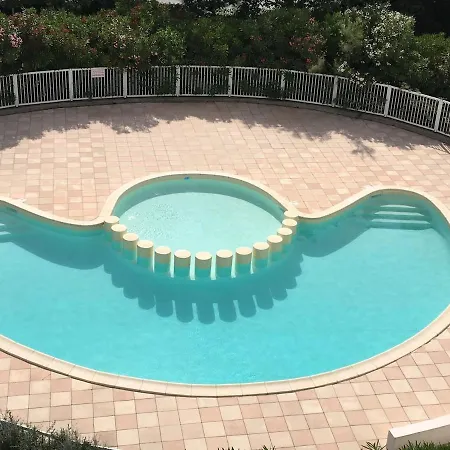 Joli T2 Confort, Piscine, Superbe Terrasse A 300m De La