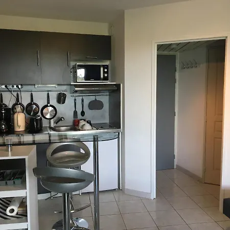 Appartement Joli T2 Confort, Piscine, Superbe Terrasse à 300m De La *